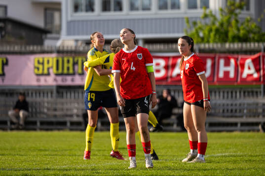 Österrikes Elina Schitter deppar