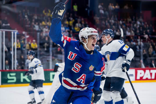 Zeev Buium of USA celebrates