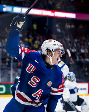 Zeev Buium of USA celebrates