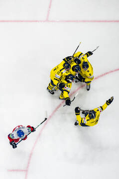 Leo Carlsson of Sweden celebate with Marcus Johansson Mika
