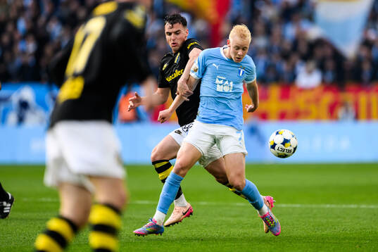 AIKs Áron Csongvai och Malmö FFs Otto Rosengren