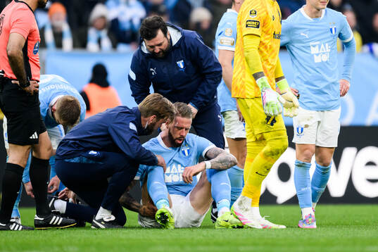 Malmö FFs Pontus Jansson har ont