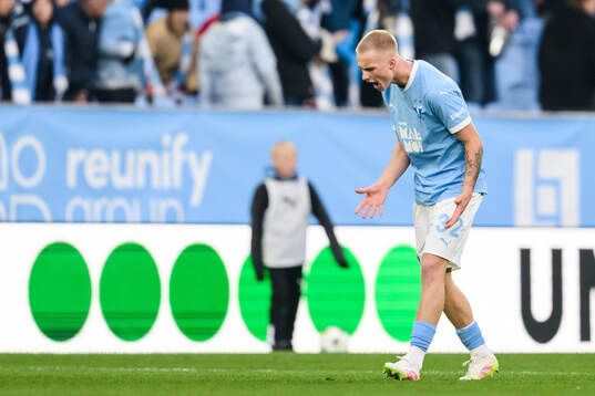 Malmö FFs Daniel Gudjohnsen deppar