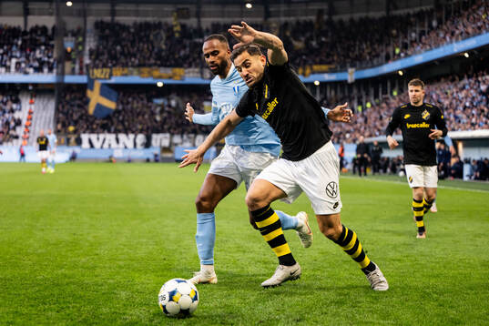 Malmö FFs Isaac Kiese Thelin och AIKs Sotirios