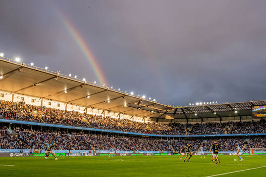 Generell vy med regnbåge över Eleda Stadion