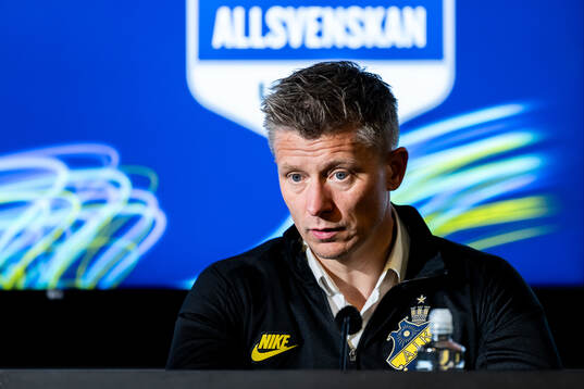AIKs tränare Mikkjal Thomassen