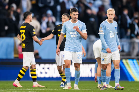 Malmö FFs Lasse Berg Johnsen och Otto Rosengren deppar