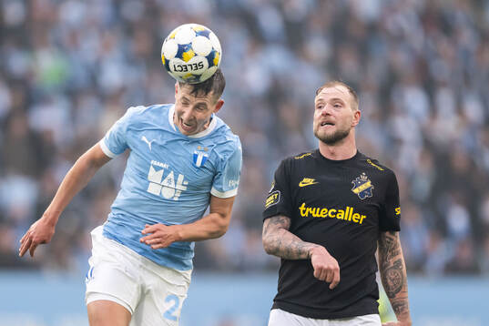 Malmö FFs Lasse Berg Johnsen och AIKs John Guidetti