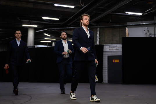 Rasmus Sandin of Sweden arrives to the arena