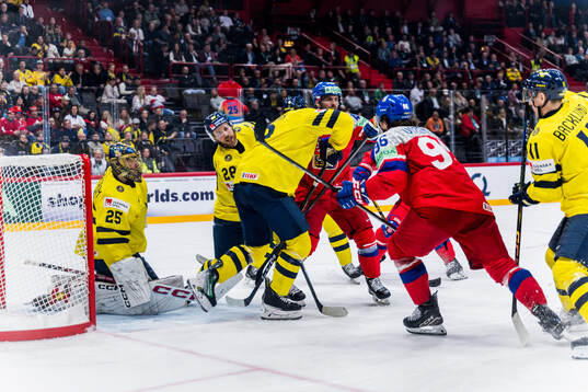 Michael Spacek of Czech Republic scores 4-2