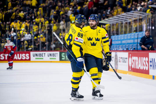 William Nylander and Rasmus Andersson of Sweden