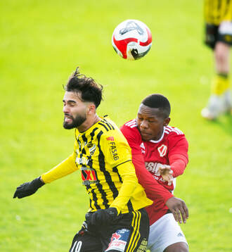 IFK Hässleholms Rahel Omed Nadar i matchen i division 2