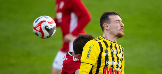 IFK Hässleholms Erjon Rama i matchen i division 2 mellan
