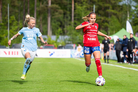 Vittsjös Ilona Walta och Malmö FFs Nathalie Hoff Persson