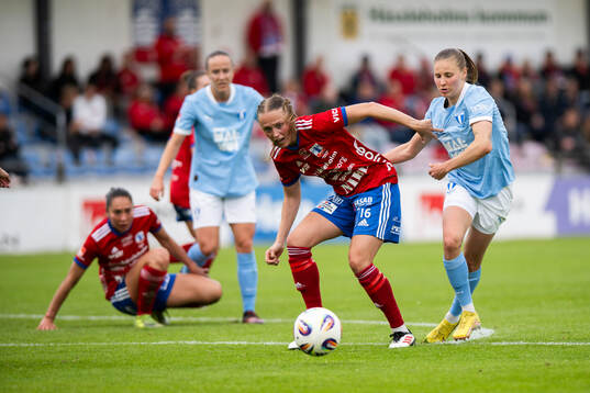 Vittsjös Olivia Wänglund och 0Malmö FFs Katariina Kosola