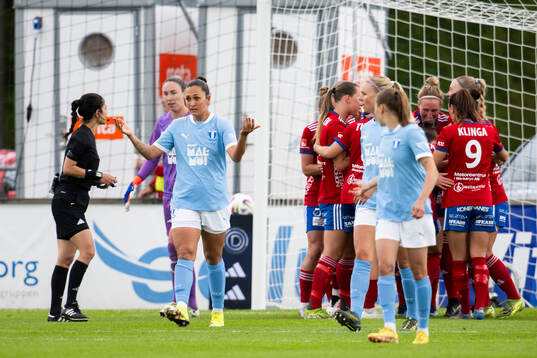 Malmö FFs Isabella D'Aquila agerar