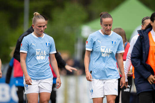 Malmö FFs Tuva Skoog och Anna Plantin deppar