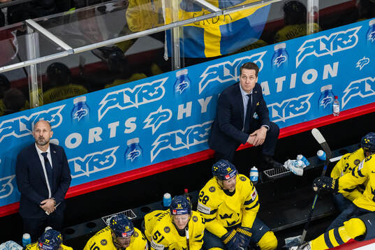 Head coach Sam Hallam of Sweden looks dejected