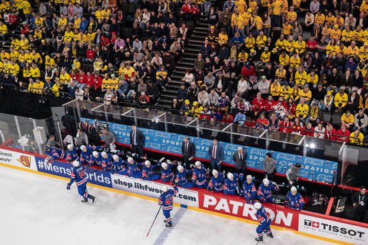 Players of USA celebrates
