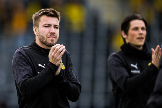 Fredrik Bjørkan of Bodø/Glimt warms up