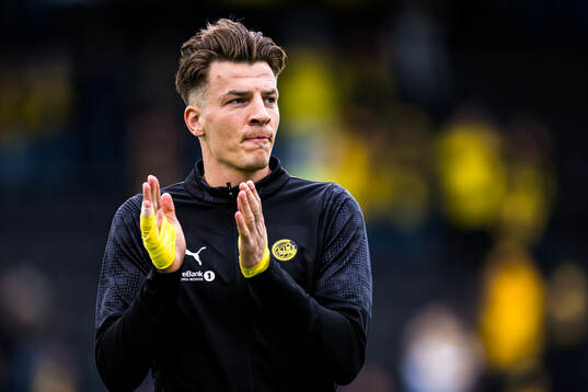Jostein Gundersen of Bodø/Glimt warms up