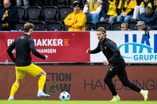 Kasper Høgh of Bodø/Glimt warms up