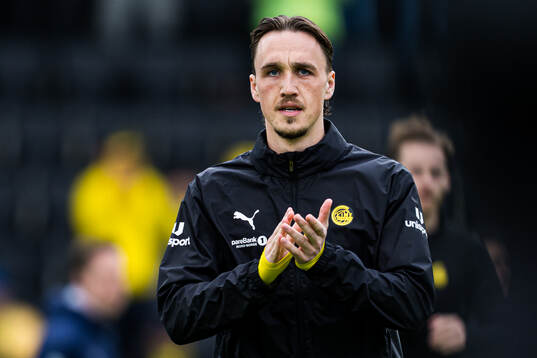 Andreas Helmersen of Bodø/Glimt warms up