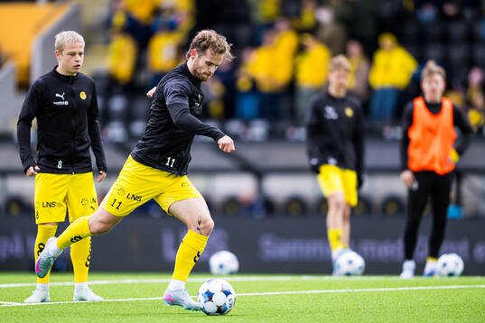 Ole Didrik Blomberg of Bodø/Glimt warms up