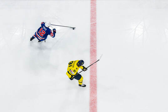 Shane Pinto of USA and Leo Carlsson of Sweden