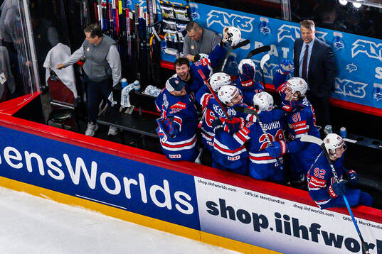 Players of USA celebrates