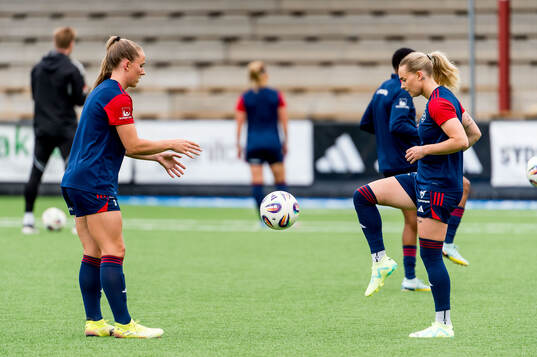 Rosengårds Gudrun Arnardottir och Emma Jansson
