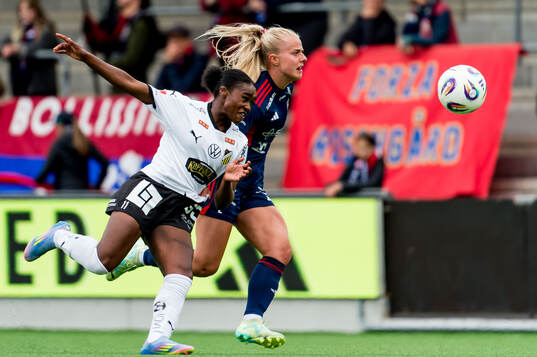 Häckens Monica Jusu Bah och Rosengårds Emilie Woldvik