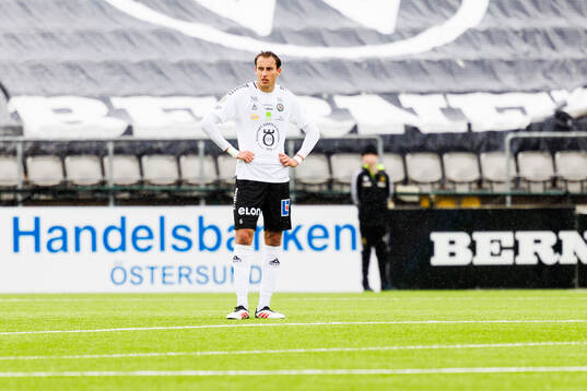 Örebros Melvin Bajrovic deppar