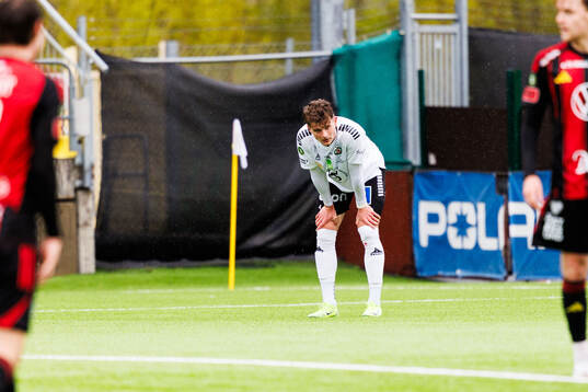 Örebros Erik McCue deppar