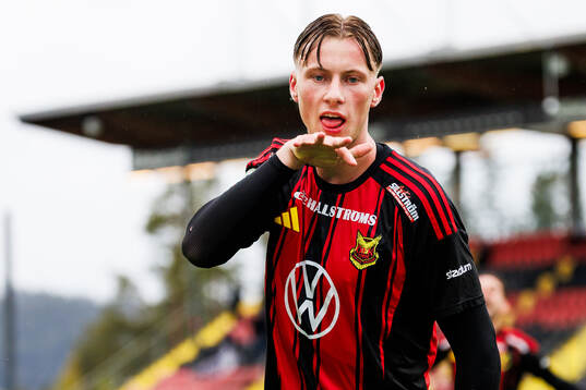 Östersunds Philip Bonde jublar
