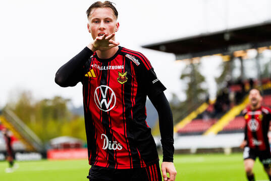 Östersunds Philip Bonde jublar