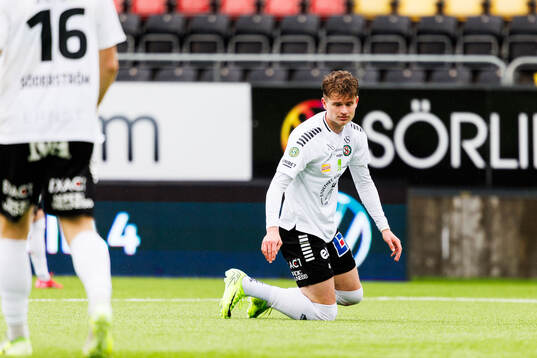 Örebros Erik McCue deppar