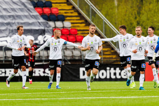 Örebros Karl Holmberg jublar