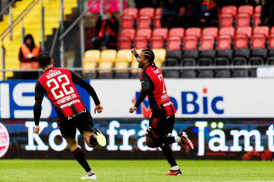 Östersunds Nebiyou Perry jublar