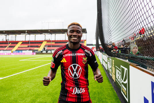 Östersunds Assiedou Yannick Armel Adjoumani jublar