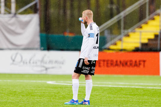 Örebros Karl Holmberg deppar