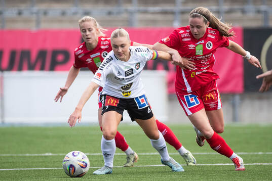 Örebro SKs Nora Törngren och KIF Örebros Ella Frost