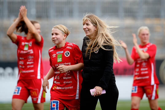 KIF Örebros Emilia Jägestedt Widstrand och KIF Örebros