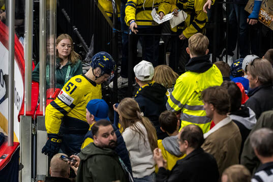 Emil Heineman of Sweden looks dejected