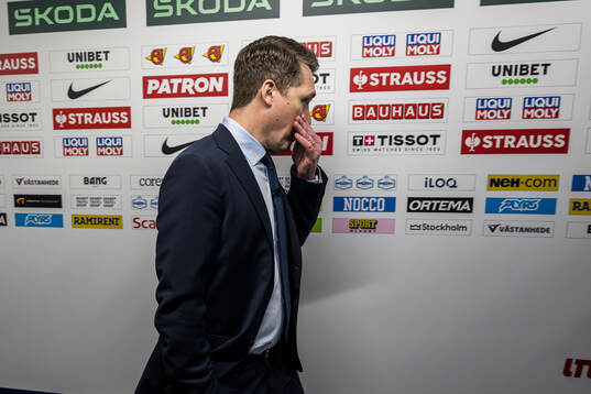 Head coach Sam Hallam of Sweden in mixed zone