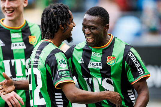 GAIS Ibrahim Diabate jublar med Harun Ibrahim