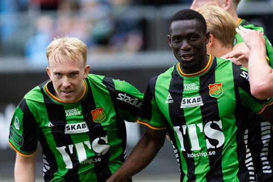 GAIS Ibrahim Diabate jublar ihop med Robin Wendin Thomasson