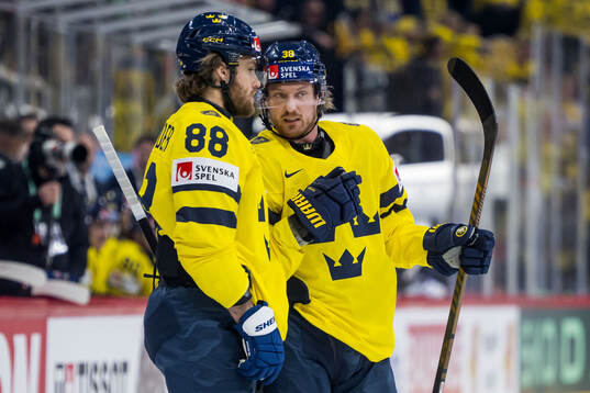 William Nylander and Rasmus Sandin of Sweden