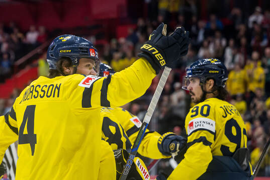 Rasmus Andersson of Sweden celebrates