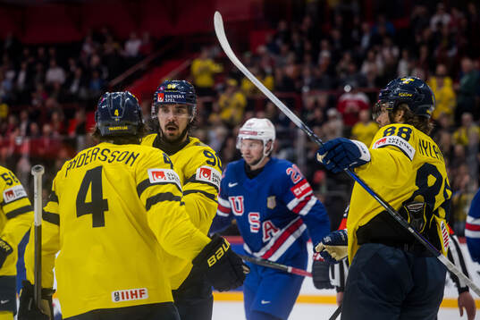 Rasmus Andersson, Marcus Johansson, and William Nylander of
